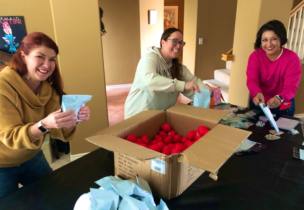 Members of the team prepping for next week’s #WLNStrong event! Still time to register to hear from @calibinks1 @SuptMMPoulin @drrmonarrez @Dispelthemyth @kimlulawe @DiocelinaBelle and get your care package! forms.gle/zyBw3M8kWGuhGa…