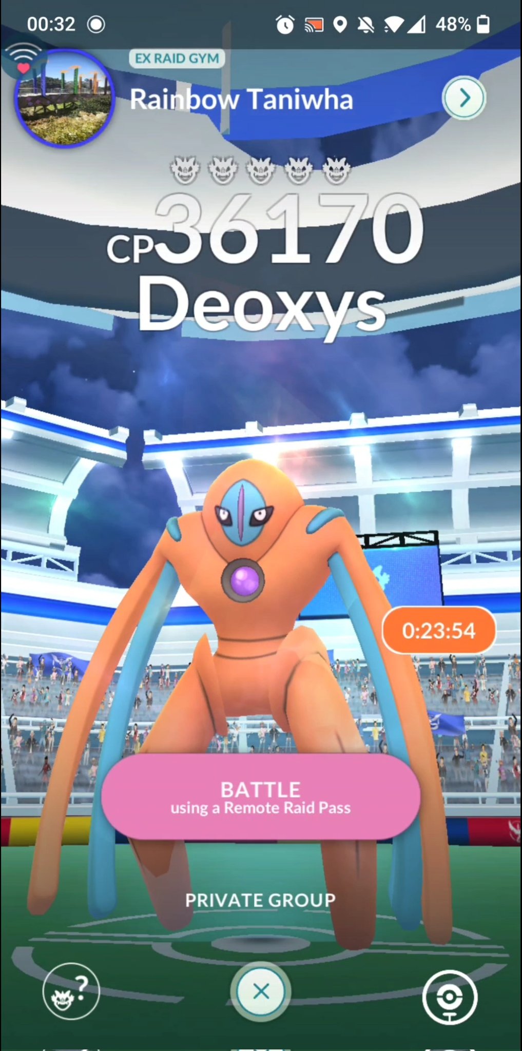 How to invite more than 5 friends to a Deoxys Defense raid in Pokemon