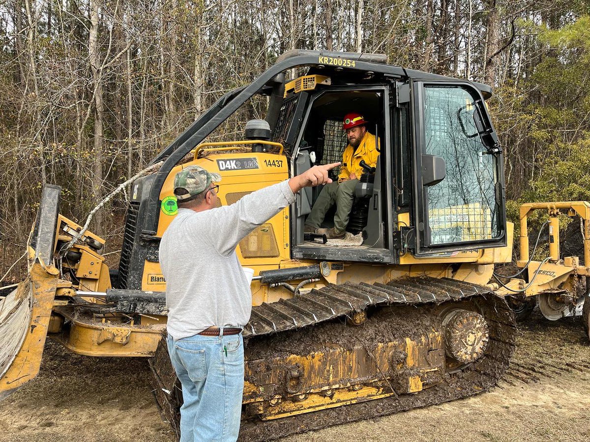 B15 and C101 responded mutual aid to assist Marion Rural and Mullins with a woods fire. It was estimated to be around 15 +/- acres involved. SC Forestry Division also responded with a plow. No structures were damaged in the event.