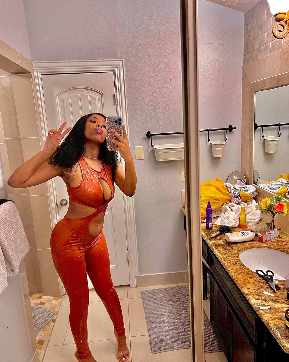 ChanteeeM's tweet image. real good at being bad 🔥