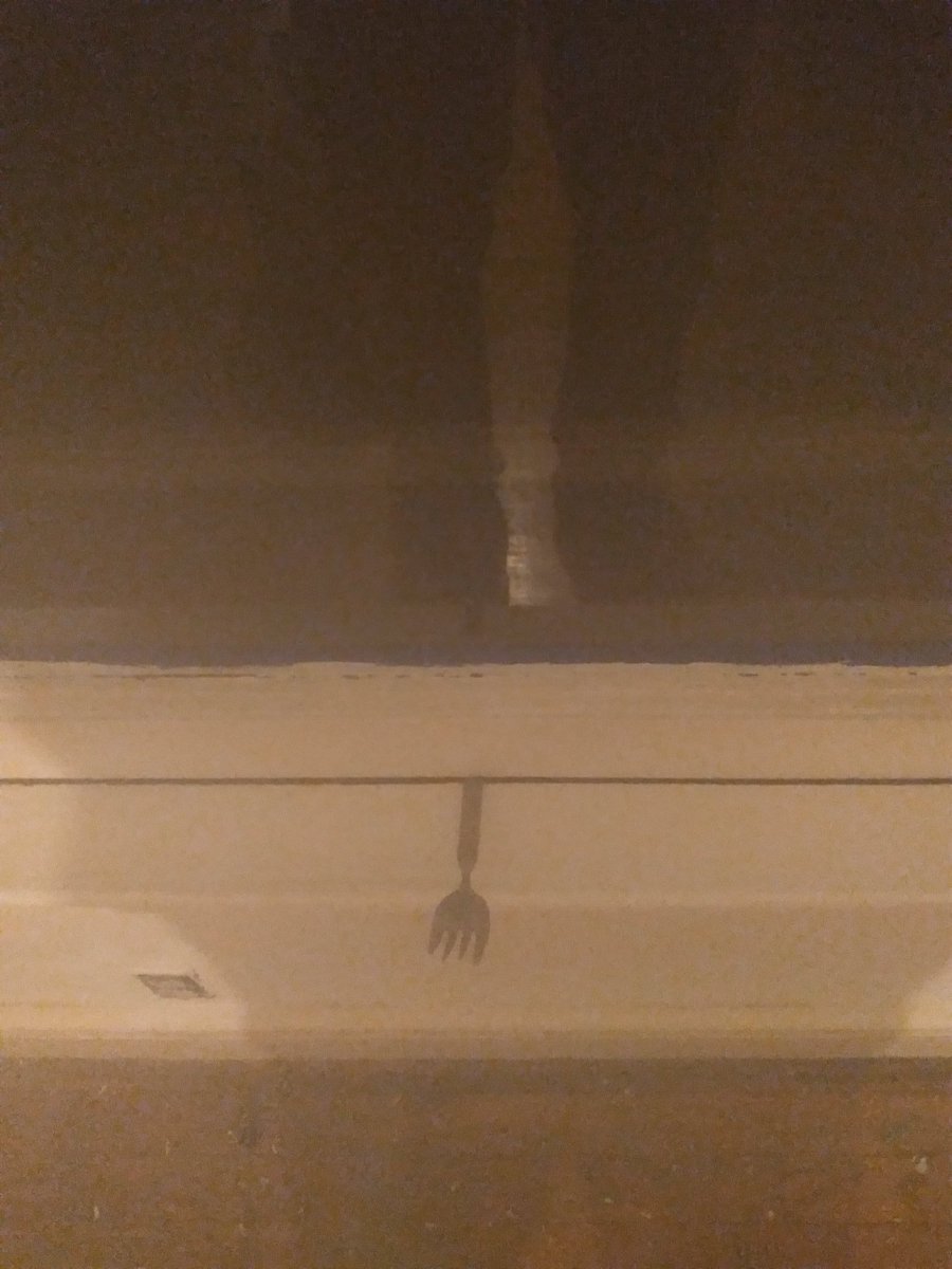 FriedrichFiles's tweet photo. #HipTip when painting windows... leave something in the Crack.
If dries further, can slip crowbar in to pop back up. https://t.co/vU1B949EiI