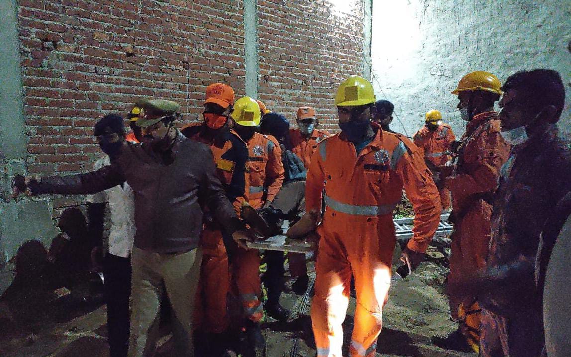 11NDRF's tweet photo. #CSSR_Ops/Life Saved
🔶#NightRescueOps
🔶@11NDRF_VARANASI successfully rescued a trapped person under collapsed structure & debris of a well
🔶Chinhat, #Lucknow U.P
Saving Lives
#आपदा_सेवा_सदैव_सर्वत्र 🇮🇳
#NDRF4U
@NDRFHQ
@AtulKarwal
@ManojKu21690089
@AdminLKO
@ANI https://t.co/ar8IVA71sk