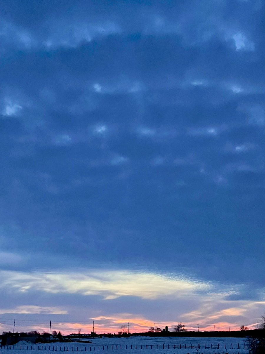 LaguitoGal's tweet photo. Went a little too far on the trail tonight - dog &amp; I out after dark. Worth it for that #CountrySunset though. https://t.co/s0G6AaLCnZ