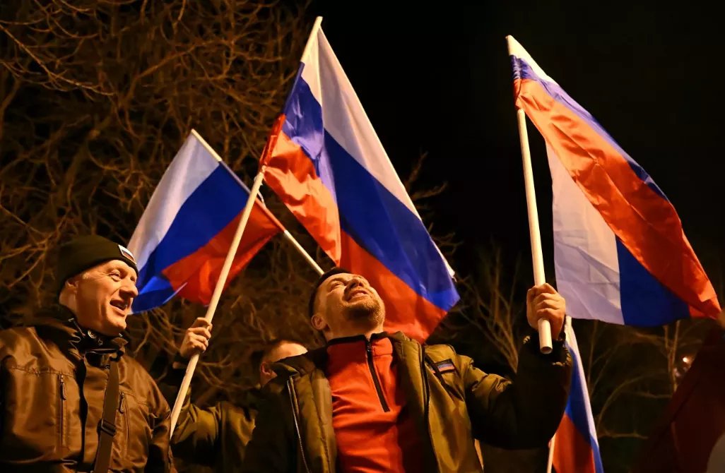 Флаг донецка и луганска. Против признания днр. Признание днр. Байден ввел санкции против днр и лнр. Байден ввел санкции против днр и лнр.