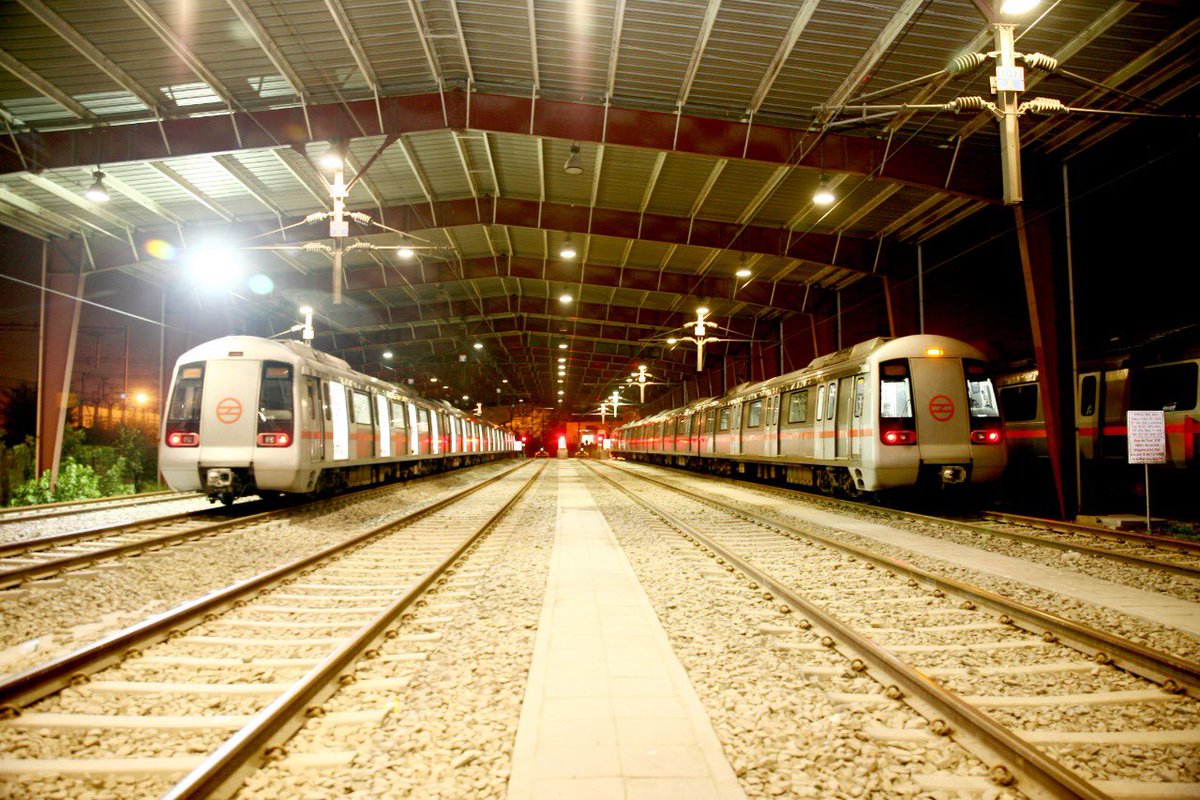 OfficialDMRC's tweet photo. We Shine bright like a diamond. 

#DelhiMetro https://t.co/Een6mEkdg0