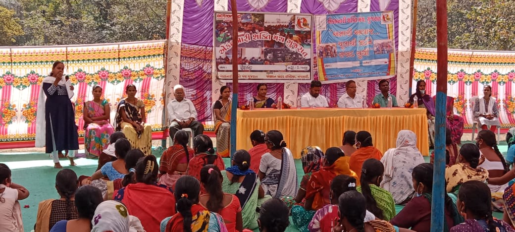 psushila92's tweet photo. Interface Meeting with MLA was organised by @ActionAidIndia and cohesion on the issues of Single Women. Issues and compressive policy for single women in which all categories of single women were discussed. MLApromised to take up the issues in the upcoming session of the Assembly https://t.co/RUFmIHcSY5