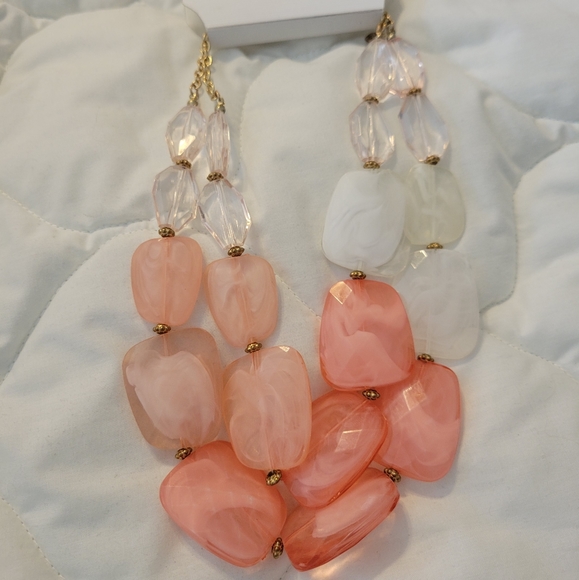 ShonelleBest's tweet photo. So good I had to share! Check out all the items I'm loving on @Poshmarkapp from @baerreg #poshmark #fashion #style #shopmycloset #worthington #signaturestudio: https://t.co/DsK3xR2wZc https://t.co/A7tT128F5x