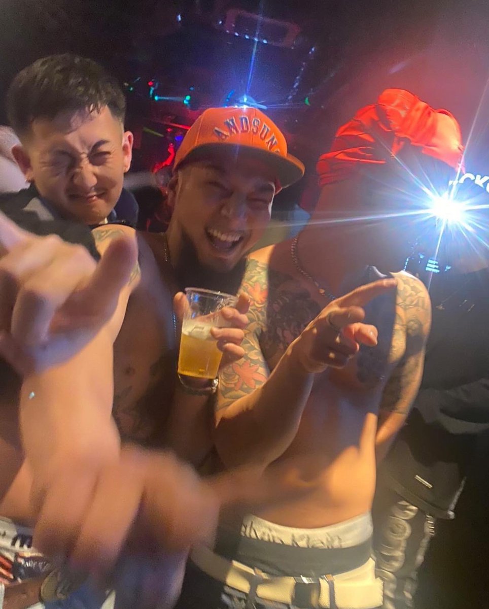 minawa0322's tweet photo. "BOTTYSHAKE"vlo6
このご時世にも関わらず足を運んでくれたみなさんに感謝以外の言葉がありません。本当ありがとうございます🙇‍♂️
そして、京都から熱いバイブスをもらいました🔥
本物のrapperに巡り会えて京都がヤバい理由がわかりました👊
Big Respect🔥
@SICKth_6 は俺らが守ります🤝
#MOOKOOBAEK https://t.co/nqzCEvpfYX