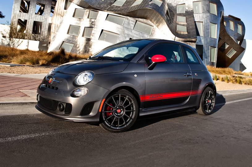 la3dpr's tweet photo. @jonas5317 @llamasoft_ox They made those mini-cooper looking smart cars tho, that looks like a shoe, babby’s first air jordan.
Jesus Chrysler. https://t.co/u8ffuGU5ft