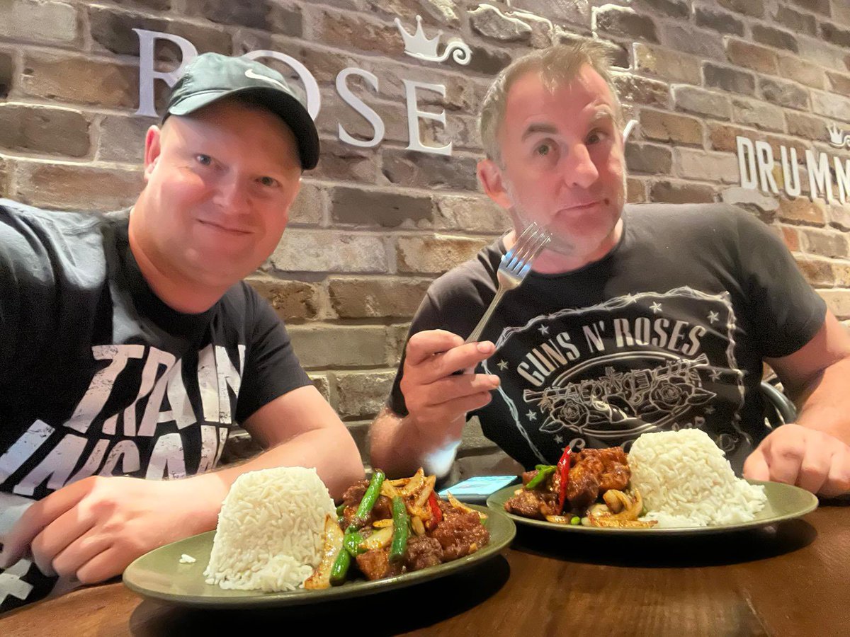 ServicesVacuum's tweet photo. Spot of crispy pork after fixing more vacuum equipment on site #delicious #cripsypork #vacuumengineers #sydney #andy #laurens the A team … https://t.co/QeThhp0fYr