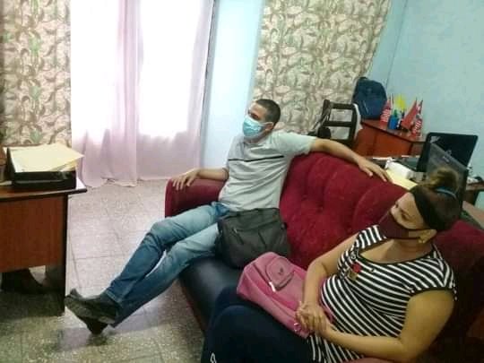 YuryCastaedaCa1's tweet photo. Ameno intercambio de la Directora de Atención a la Población de la OSDE AGUA Y SANEAMIENTO acompañada de la especialista de esta actividad en la EAASS y el Director Adjunto de la UEB Acueducto y Alcantarillado Sancti Spiritus con autoridades del territorio. https://t.co/NVNRKKCTap