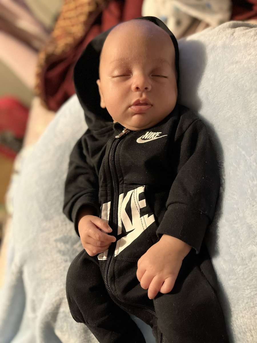 two months old tomorrow!🥺
being a mom is by far the best thing ever!🤍