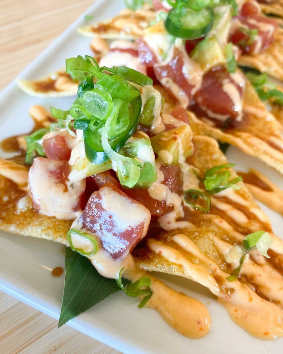 gosushimaki's tweet photo. Nacho average nachos... Crispy. Perfectly spicy. Fresh and sustainable tuna! Our Tuna Poke Nachos are a must try! 🥰😋🥰 #currentlycraving https://t.co/i5h1pVyfbW
