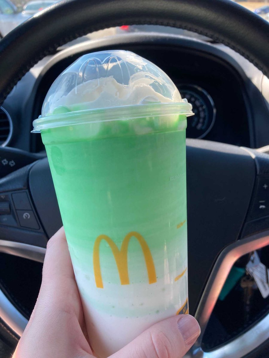 RMHCKentuckiana's tweet photo. Here's some good news for your Monday-- The #ShamrockShake & #ShamrockOreoMcFlurry are BACK @McDonalds! π
A portion of Shamrock Shake & Shamrock Orero McFlurry orders support #RMHCK now through March 21. What a SWEET deal! https://t.co/cYXHKQmH5Z