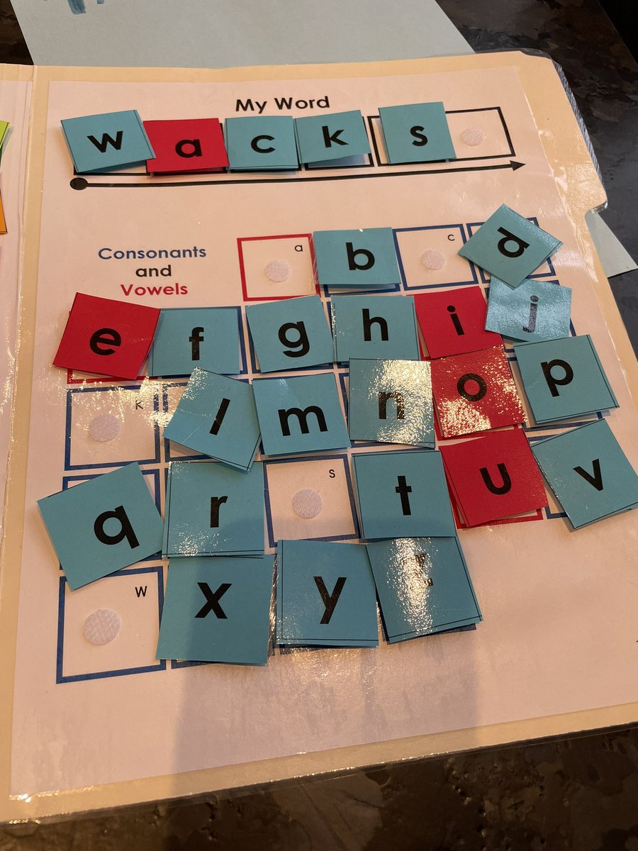 amynadlermarch's tweet photo. The student tapped &amp; mapped the sounds, graphed the letters that made the sounds, responded to feedback and blended the sounds to read the word! #makinglearningstick @UFLiteracy @jackier_jacobs #112Leads #ITtigers https://t.co/tfZQgs7YDk