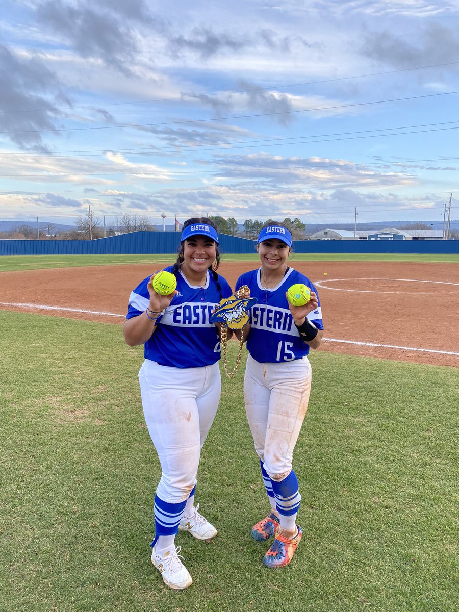 EOSC_Softball's tweet photo. It was another TEAM effort at the E today to get the sweep 🧹 vs Carl Albert!  Below are a few highlights &amp; the HR hitters
Game 1 W 4-3 (walk-off)
@yanenemeza 2-4
@bailey30397940 1-1, RBI, 2BB
@AbeytaHannah 2-4, 2 RBI walk-off 
WP: Bailey Stewart (2), 7IP, 9H, 7K, 4BB, HBP, 2ER https://t.co/oG89AePGdo