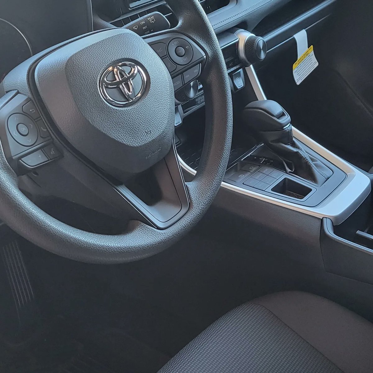 v_ronnie22's tweet photo. Isn't she beautiful??? My new ride!!
#toyota #rav4 #newcarsmell #loveher #yesmycarisagirl #imnotsurewhy https://t.co/PNOirH3oiU