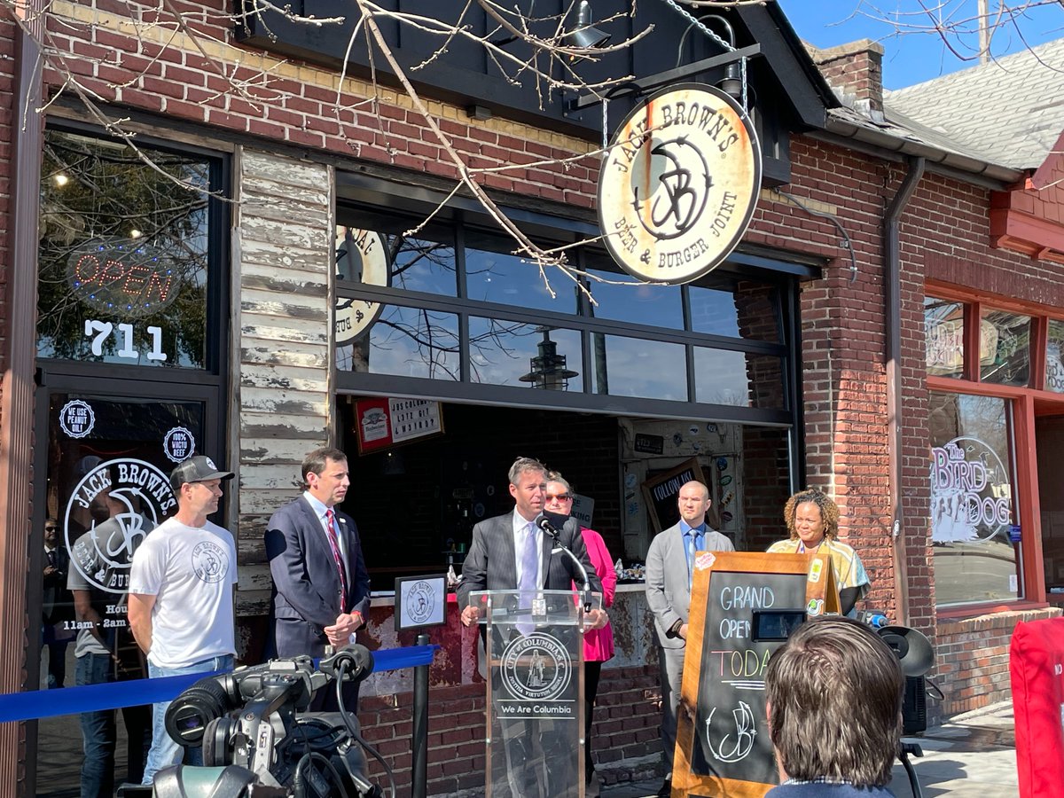 FivePointsSC's tweet photo. We celebrated ๐ฅณthis morning with the Grand Opening of ๐ @jackbrownscolumbia ๐บ located at 711 Harden Street! Check them out for lunch, dinner or late-night. They're open daily from 11am-2am, and the kitchen is open till 1:30am!
#lovefivepoints #eatfivepoints #drinkfivepoints https://t.co/sYwLvzPK8V