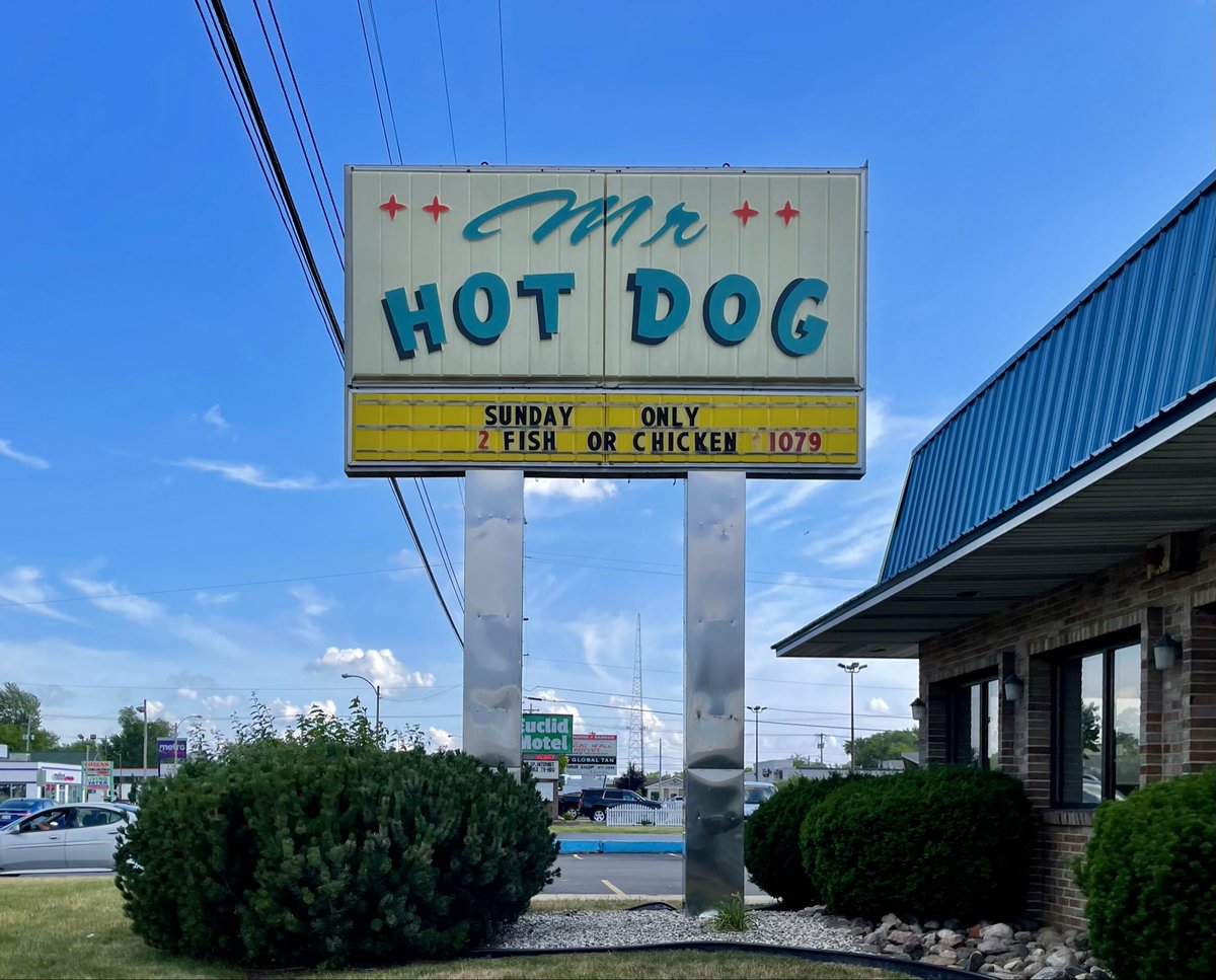 JoshLipnik's tweet photo. Mr. Hot Dog 🌭 
Bay City, MI https://t.co/alzF0GWCiI
