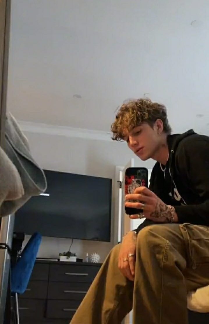 kahketyy's tweet image. foi o babyliss gente