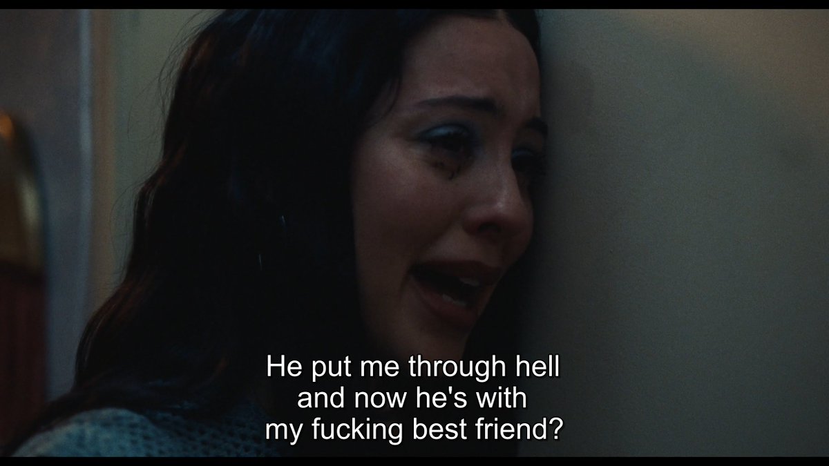Lendrogh's tweet photo. Hoy en, traducciones malas que arruinan el significado de una escena. En el idioma original de Euphoria Maddy esta frustrada y harta del infierno en el que Nate la puso, y la traduccion dice que Maddy esta harta de Cassie. Será una boludes pero me enojan estas cosas. https://t.co/71V7AALc2n