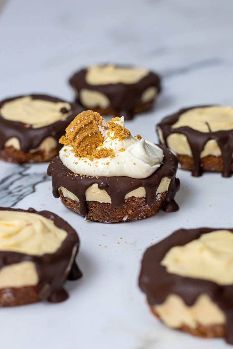 SmartbiteSnacks's tweet image. Okay friends, these #macapowder powered mini #cheesecakes are seriously off the charts delicious with an added boost from Smartbite #Buckwheat Crispbreads crust. 🧁🧁🧁

Recipe link: bit.ly/maca-cheezecak… 😋