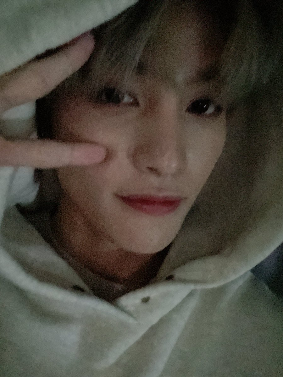 yyangT__T's tweet photo. the category is grainy pics https://t.co/d0A18uZ7oj