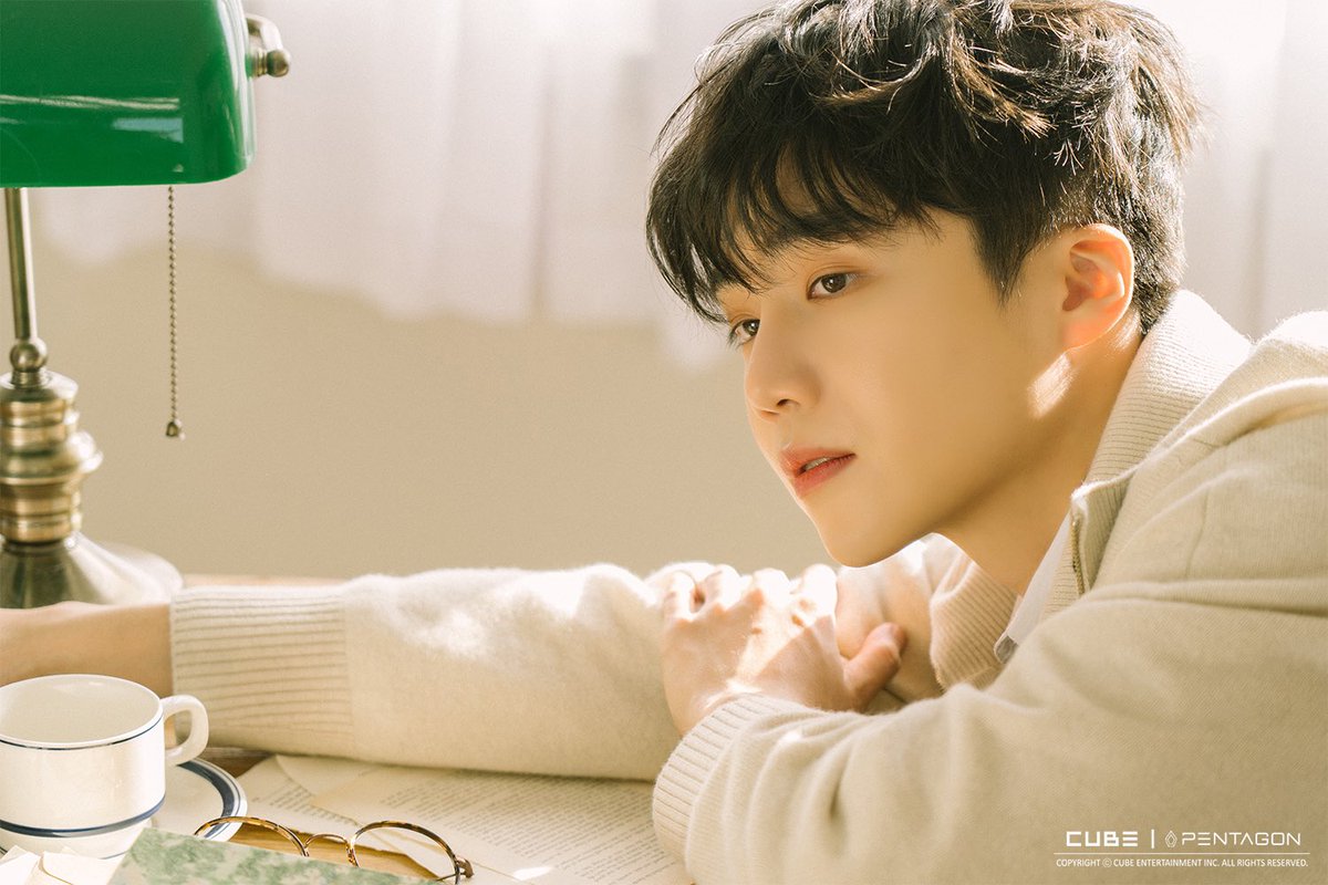 jinhoarchives's tweet photo. jinho 2022 seasons greetings behind https://t.co/LmMx1oJMVV