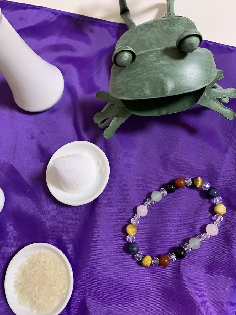 昔から取り憑かれやすいとは感じてたんですけど、一馬さん曰く…
霊から見てオーラがめっちゃ美味しそうで魂も極上✨✨
なので､私に合う御守り(霊よけ)を作ってもらってます‼️