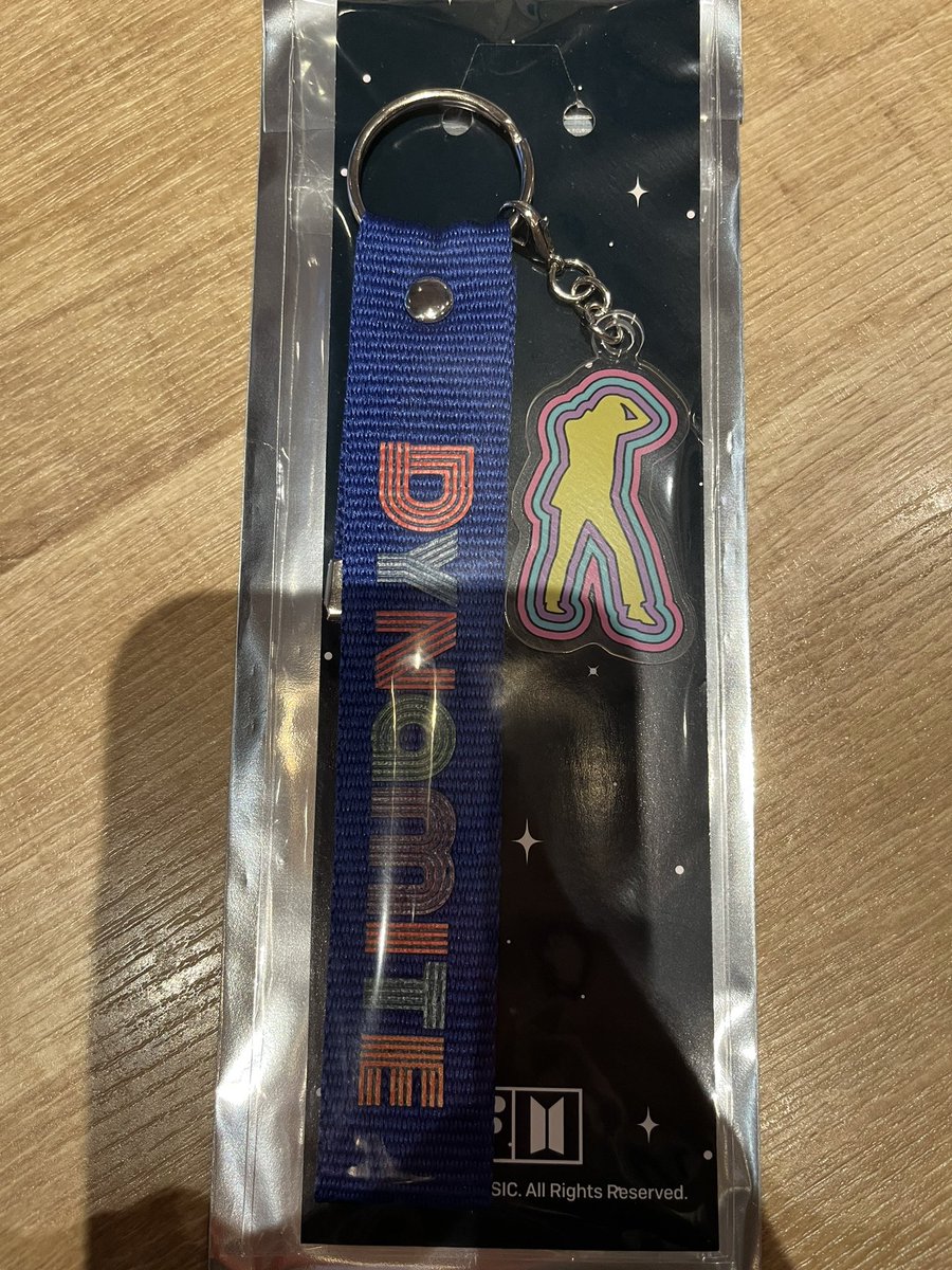 twicelove04191's tweet photo. BTS FILA フィラ キーホルダー トレカ 交換
求 テヒョン優先、ホソク
譲 シュガ
お気軽にリプお願い致します!
#bts #bts交換 #btsトレカ交換 #btsfila #fila交換 #FILAxBTS https://t.co/dGrk4E6a9Q