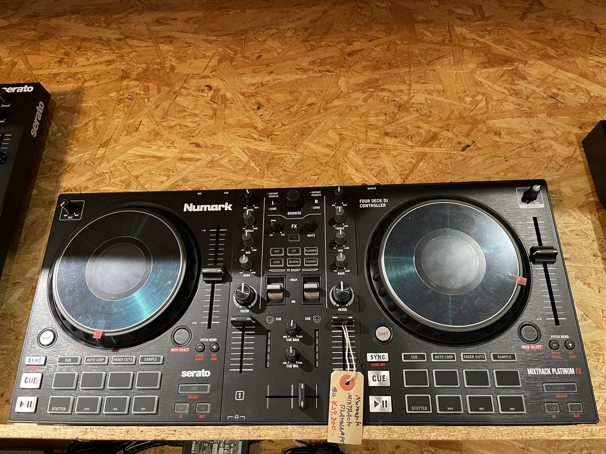 758kenmin's tweet photo. Numark MIXTRACK PLATINUM FX、DDJ-SB3無き現在ではSerato DJの入門機として最高な気がする。
#オタレコ https://t.co/UKepgUOc3r