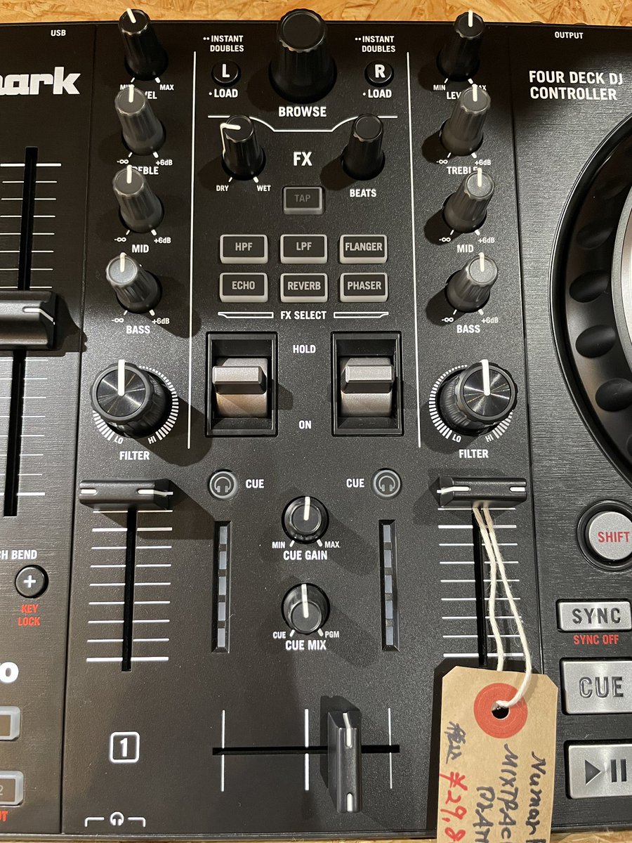 758kenmin's tweet photo. Numark MIXTRACK PLATINUM FX、DDJ-SB3無き現在ではSerato DJの入門機として最高な気がする。
#オタレコ https://t.co/UKepgUOc3r