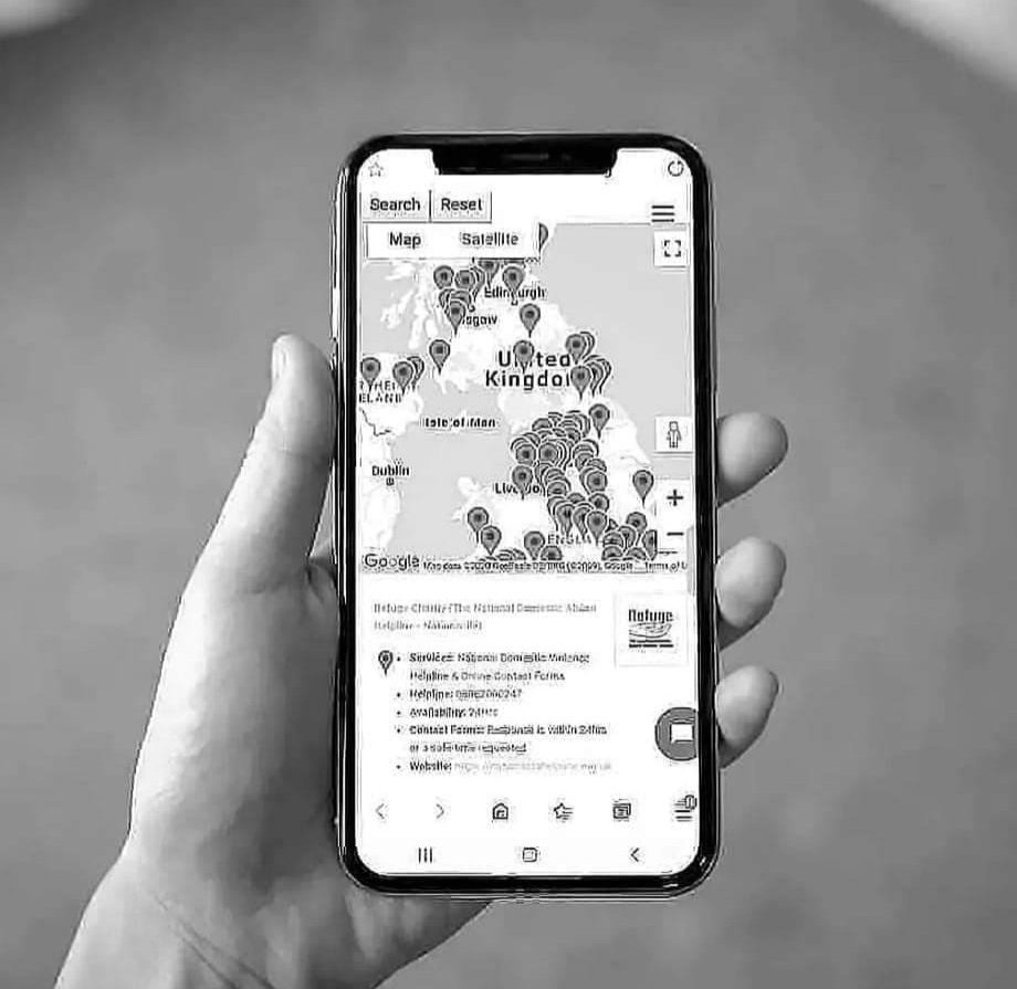 Our online &amp; mobile directory contains a list of  organisations providing helplines, callbacks, email &amp; web chat support services.

To use the directory: domesticviolenceuk.org/online-signpos… 

#lovedoesnthurt #inspirehope