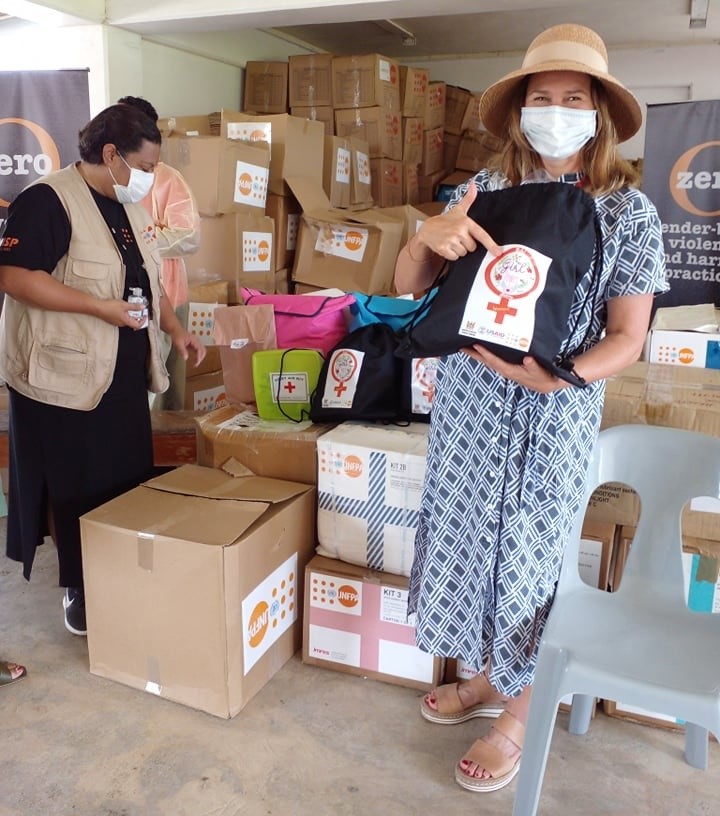 dfat's tweet photo. Australia is working to ensure that the needs of women &amp; girls in Tonga continue to be met after the recent earthquake &amp; tsunami.

A recent flight delivered essential relief supplies inc @UNFPA dignity kits with health &amp; hygiene products, &amp; clean delivery kits for pregnant women. https://t.co/s46QjBg3kc