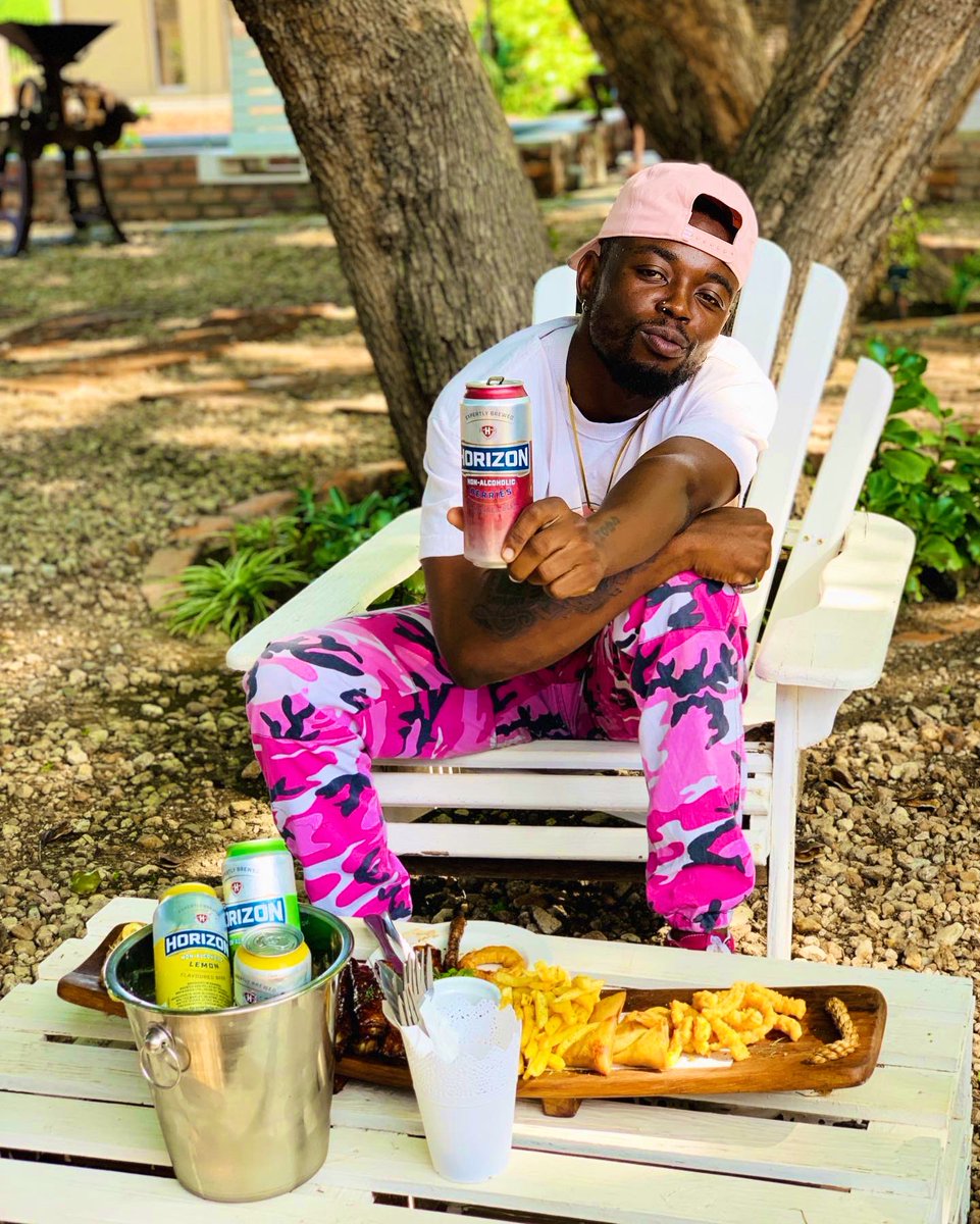 DjCastro_nam's tweet photo. Big week, ready to go support @YeezirN but for now letβs have some lunch while sipping on my favorite non-alcoholic beer. #BrewedFor24seven #BrewedForSummer @Horizon_nam https://t.co/Z4nzgcyCsv