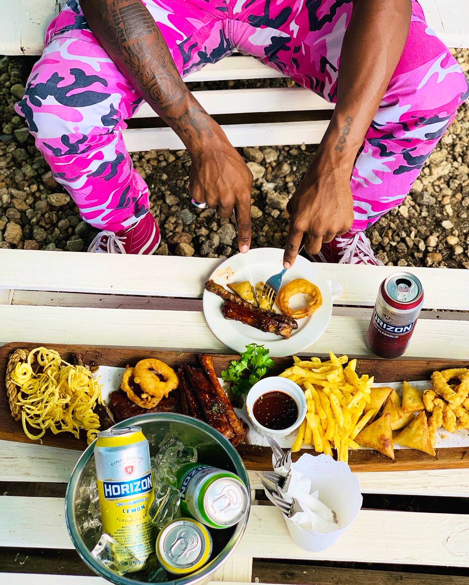 DjCastro_nam's tweet photo. Big week, ready to go support @YeezirN but for now letβs have some lunch while sipping on my favorite non-alcoholic beer. #BrewedFor24seven #BrewedForSummer @Horizon_nam https://t.co/Z4nzgcyCsv