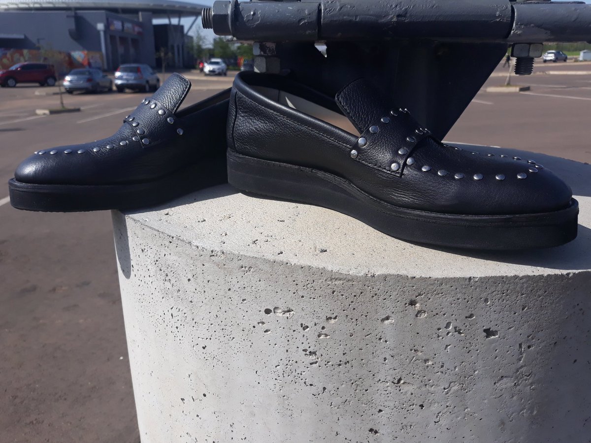 LeonFortunatti's tweet photo. Our latest  shoes, you can find it our store in Kasi Colab Mall of Thembisa 
#leonalfonsofortunatti 
#Kasiolab 
#mallofthembisa https://t.co/YW4wKA87FB