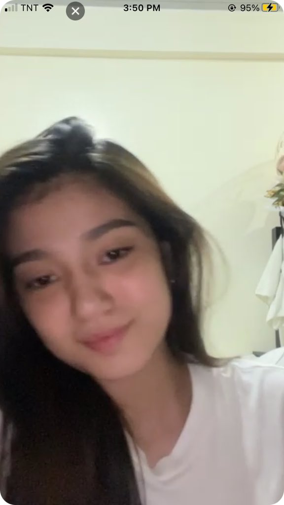 Ely4DBonly's tweet photo. Buti nag hang na screenshot ko

#BelleMariano 
#RingABelle https://t.co/tYOvClGyP7