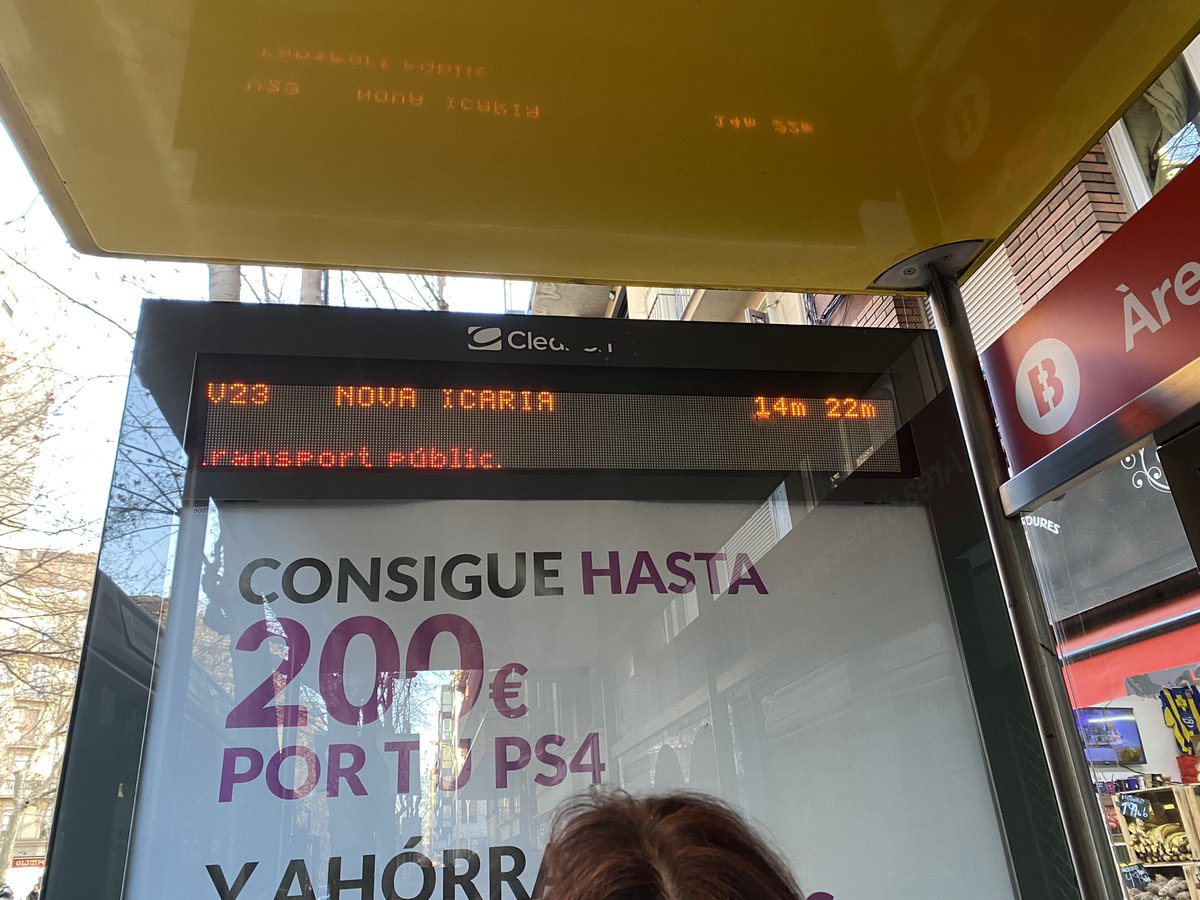 daanguzman's tweet photo. @TMBinfo és normal que el V23 vagi SEMPRE adelantat i mai el puguis agafar a l’hora? No son ni les 9 del matí i ja son 15 minuts d’espera perque sempre arriba sempre abans! Cada matí igual. https://t.co/dyWe0z7Yg8