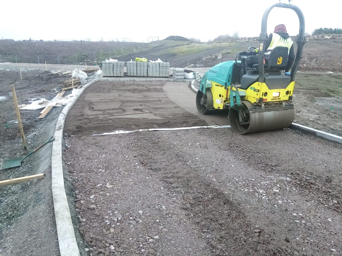 jmlcontracts's tweet photo. Grasscrete progress! We’re working on this road for VHE in Ravenscraig. #ecocredentials #greenliving #ecobuilding #civilengineering https://t.co/cCQZ5nuKEa