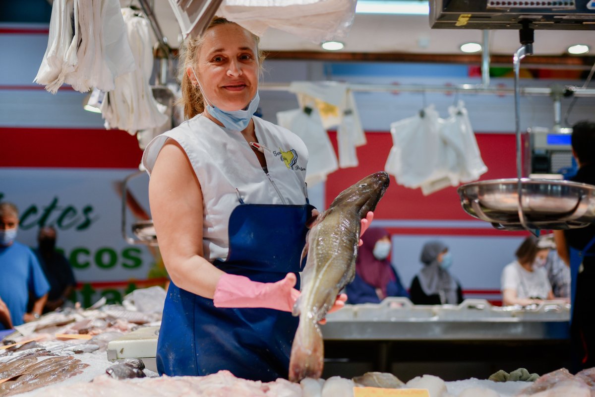 MercatsdeReus's tweet photo. Les dones dels #mercatsdereus 💜
Bé, no les podem posar totes, perquè als mercats sort en tenim d'elles! GRÀCIES
#8M #8MReus #reus #dones #dona #mercat #proximitat https://t.co/TyajPJTwKp