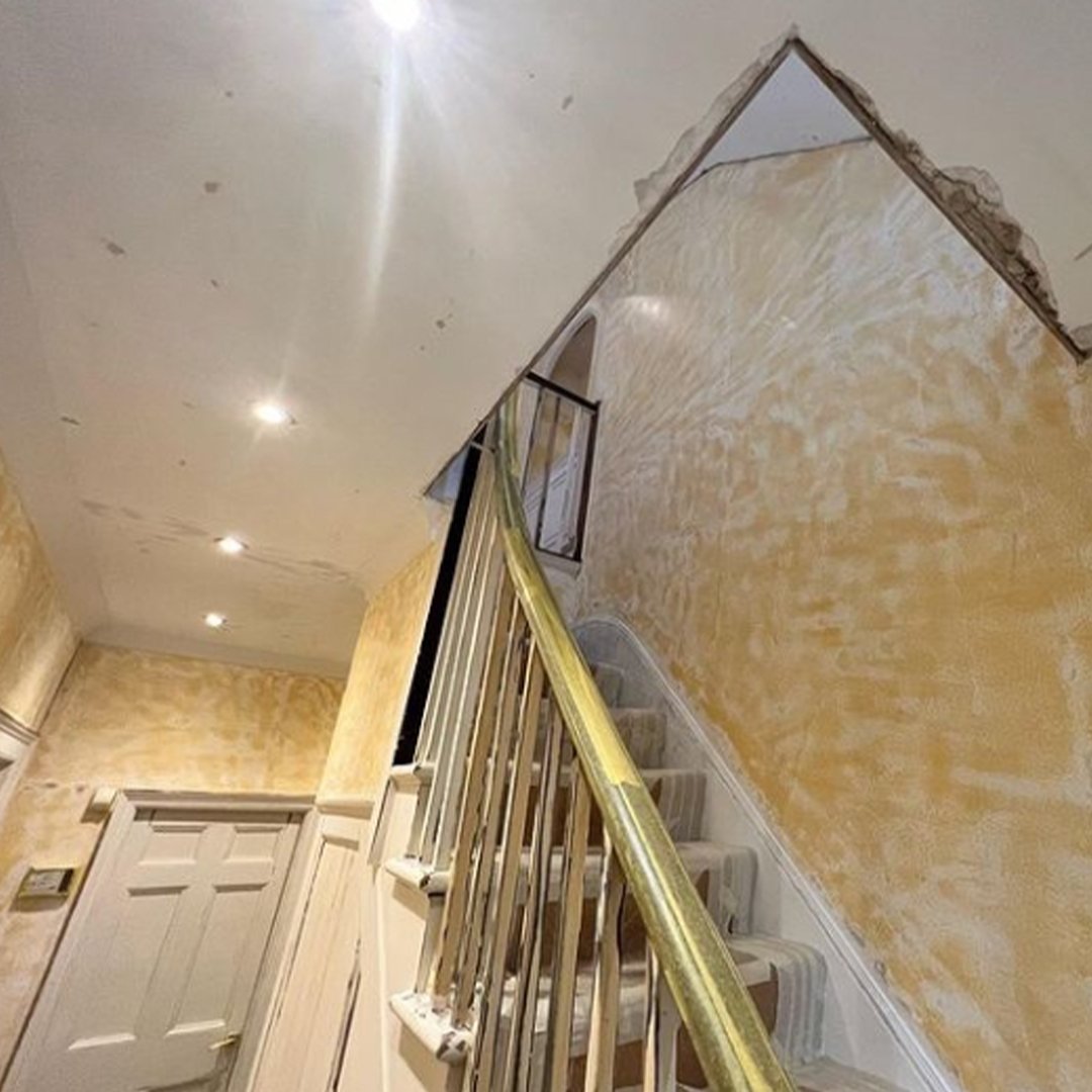 Tikkurila_UK's tweet photo. Time for another Transformation Tuesday!

This renovation job was completed by @harridec using Tikkurila paint. 

Products used:
Walls: Optiva 3 
Woodwork: Helmi 10
Ceilings: Anti Reflex 2

#tikkurila #tikkurilauk #transformationtuesday #renovation #beforeandafter #homerenovation https://t.co/Ly3HYAkNax