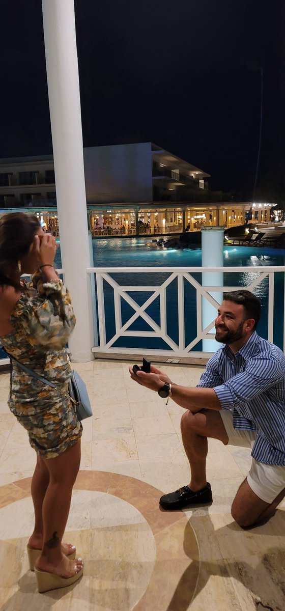 shecutetx's tweet photo. Came out engaged in Punta Cana 🥺💍🥰 @EmilioDesaro https://t.co/CcJdyDRLb8