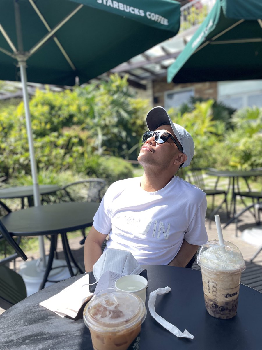 ngiruf's tweet photo. First time having this as a background! Nice weather yeah https://t.co/d28P2qqYjF