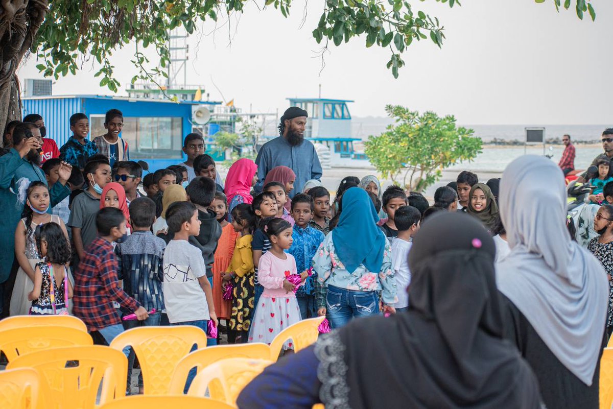 ManadhooCouncil's tweet photo. ނ. މަނަދޫ ކައުންސިލާއި ޖަމިޔަތުއްސަލަފް ގުޅިގެން 18 ފެބްރުއަރީ 2022 ވަނަ ދުވަހު ކުރިއަށް ގެންދެވުނު'ކޮއްކޮމެންނާއި އެކު' ކުޑަކުދިންގެ ހަވީރުގެ ތެރެއިން. @JAMIYYATHSALAF @aliramyz https://t.co/vvd5m0DfOi