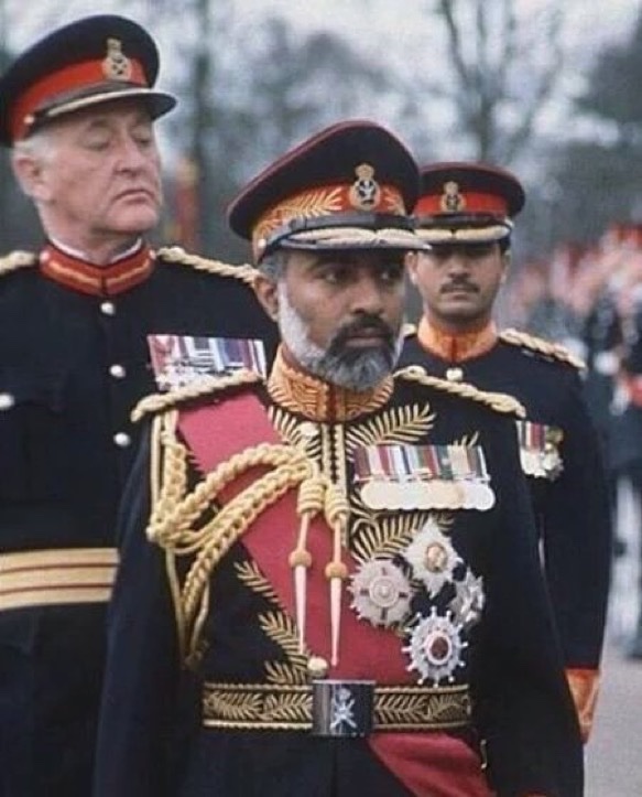 إذا كان الناس يموتون فإن التاريخ حي لا يموت.