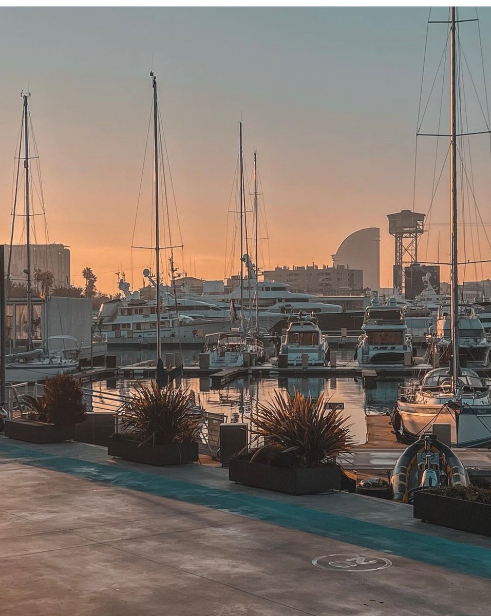 expertvillas's tweet photo. Beautiful Barcelona, Spain 

📸 | ryan.dobes

 #barcelona #city #citylife #cityphotography #lovebarcelona #visitbarcelona #spain #travel #photography #instagood #photooftheday #bcn #picoftheday #españa #catalunya #beautiful #happy #instagram #architecture #travelphotography https://t.co/34Hqn4EwV0