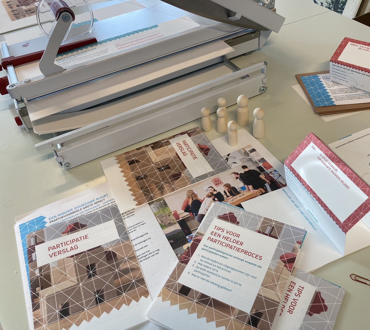 studioMARCHA's tweet photo. Dit is waarom ik mijn werkplek ‘werkplaats’ noem: lekkere materialen in de maak voor een nieuw avontuur in Eindhoven met @martekappert #makingisconnecting
De dagen waarop je echt 😍🥰😍 op je werk https://t.co/dnkvszbasB