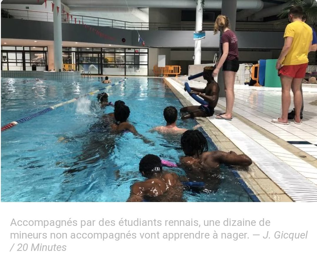 phildheu's tweet photo. Magnifique projet AQUARIUS monté par 4 étudiants STAPS de Rennes 👏👍
↪ Des jeunes migrants apprennent à nager pr vaincre traumatisme de leur traversée en Mer 
↪ vaincre peur de l'eau et début de  suivi psychologique 

article @jgicquel @20minutesrennes
https://t.co/WrJhOMQCur https://t.co/kjHI1ki54M