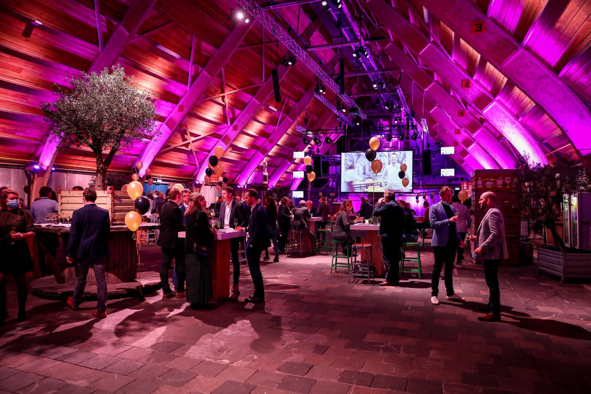 De eerste van vele!🚀 We mogen weer vol gas vooruit met evenementen en trapten vorige week af met de uitreiking van de Gouden Parel Utrecht. Leuk dat jullie er waren <a href="/ondernamenutrec/">OnderNamen Utrecht</a> en <a href="/TheoPouwGroep/">Theo Pouw Groep</a>  gefeliciteerd met de award! #ondernamen #DeFabrique #Eventbranche